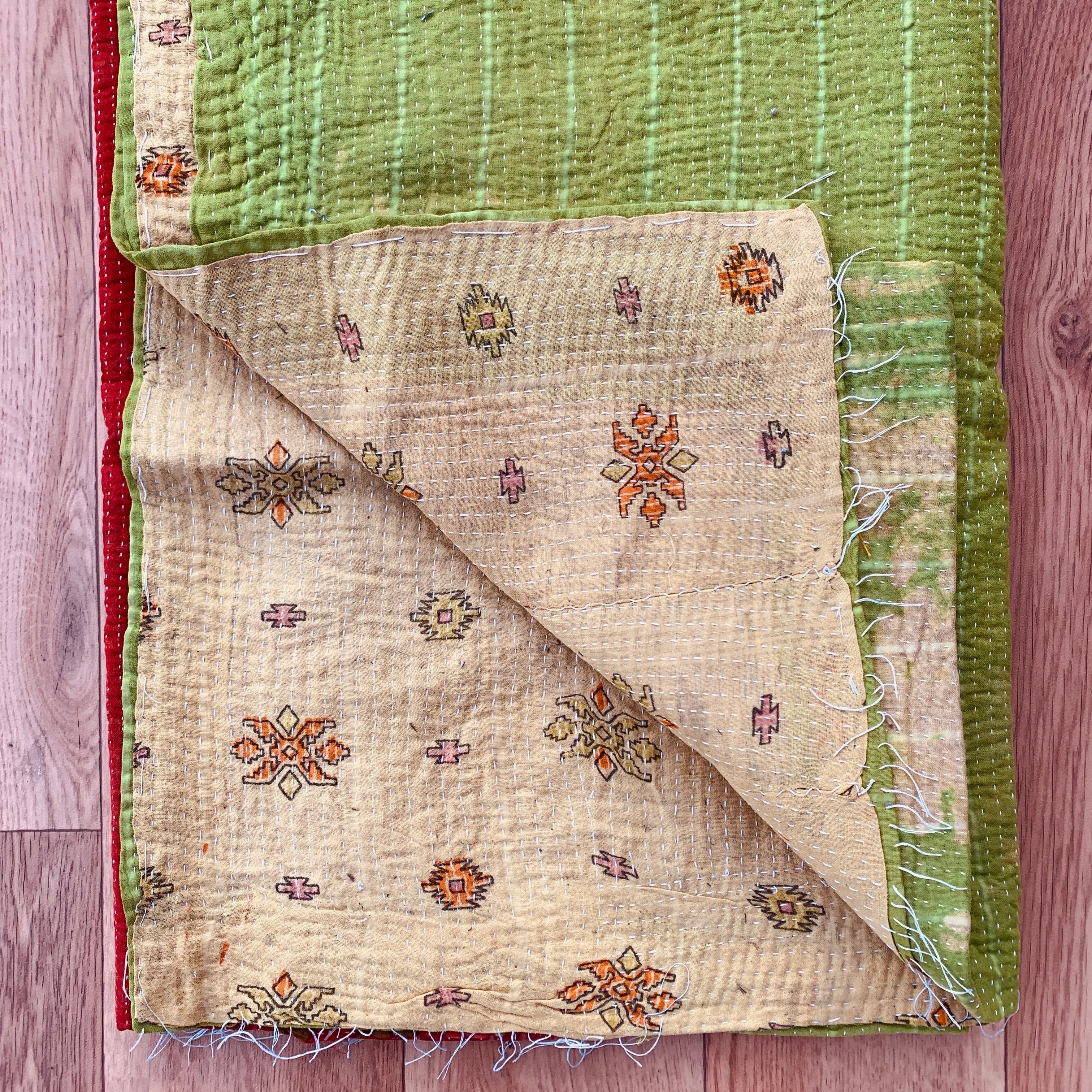 Indian Handmade Reversible Vintage Kantha Auilt Bedspread Neelu